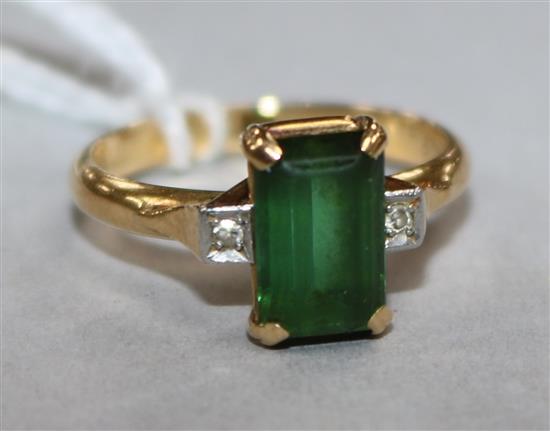 An 18ct gold and platinum, green tourmaline and diamond ring, size M.